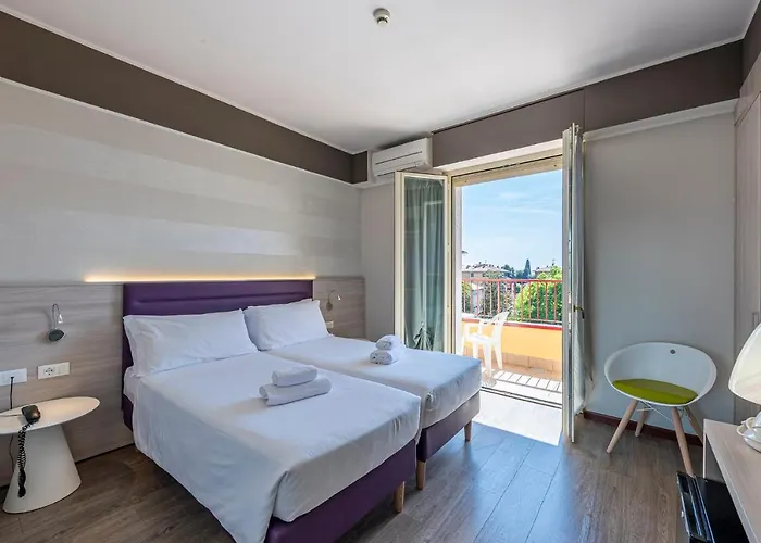 Imperial ***s מלון