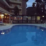 Imperial ***s מלון גארדה
